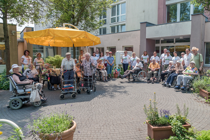 Aktionswoche "Wiesbaden Engagiert!" 2017 Caritas Altenwohn- und Pflegegesellschaft mbH Haus Sankt Hedwig HUMAN Foto: Annika List